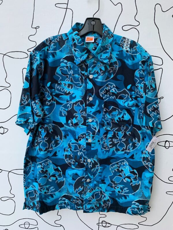 product details: 1990S COTTON CAMO STYLE FLAMING SKULL PRINT SHORT SLEEVE BUTTON UP SHIRT photo