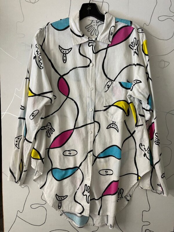 product details: AS-IS 1980S 100% COTTON FUNKY ABSTRACT SWIRL PRINT LONG SLEEVE BUTTON UP HIGH LOW BLOUSE photo