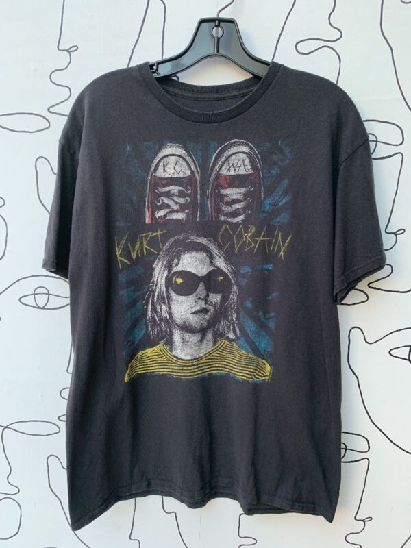 product details: TSHIRT KURT COBAIN CHUCK TAYLOR GRAPHIC photo