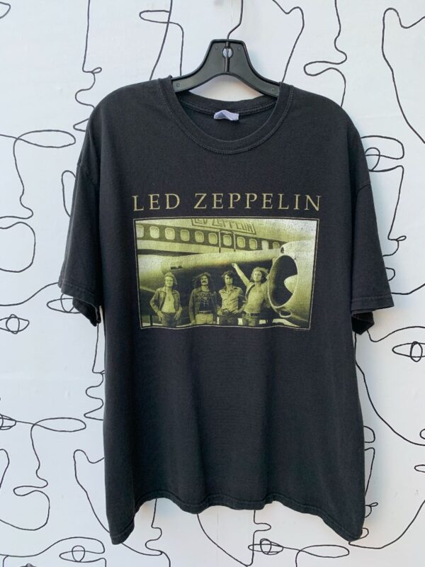 product details: TSHIRT LED ZEPPELIN BAND PHOTO GOLD GRAPHIC photo