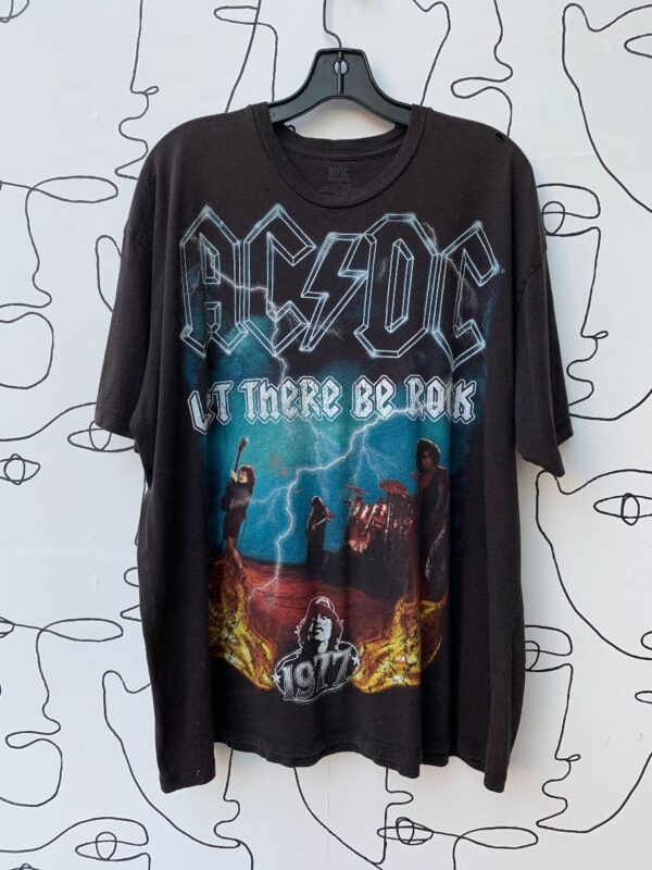 product details: TSHIRT ACDC LET THERE BE ROCK 1977 GRAPHIC photo