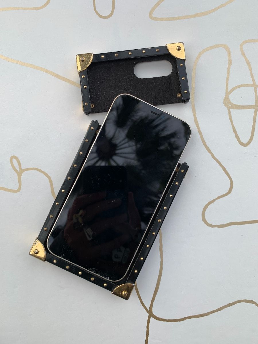 iPhone LV Gold Black Monogram Trunk Cover