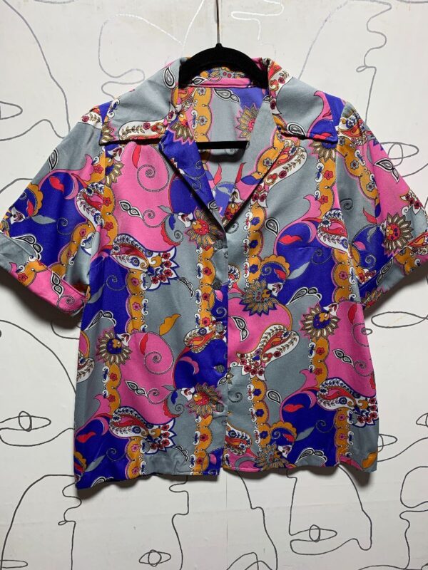 product details: 70S PSYCHEDELIC PAISLEY PATTERN CUFFED BUTTON UP SHIRT photo