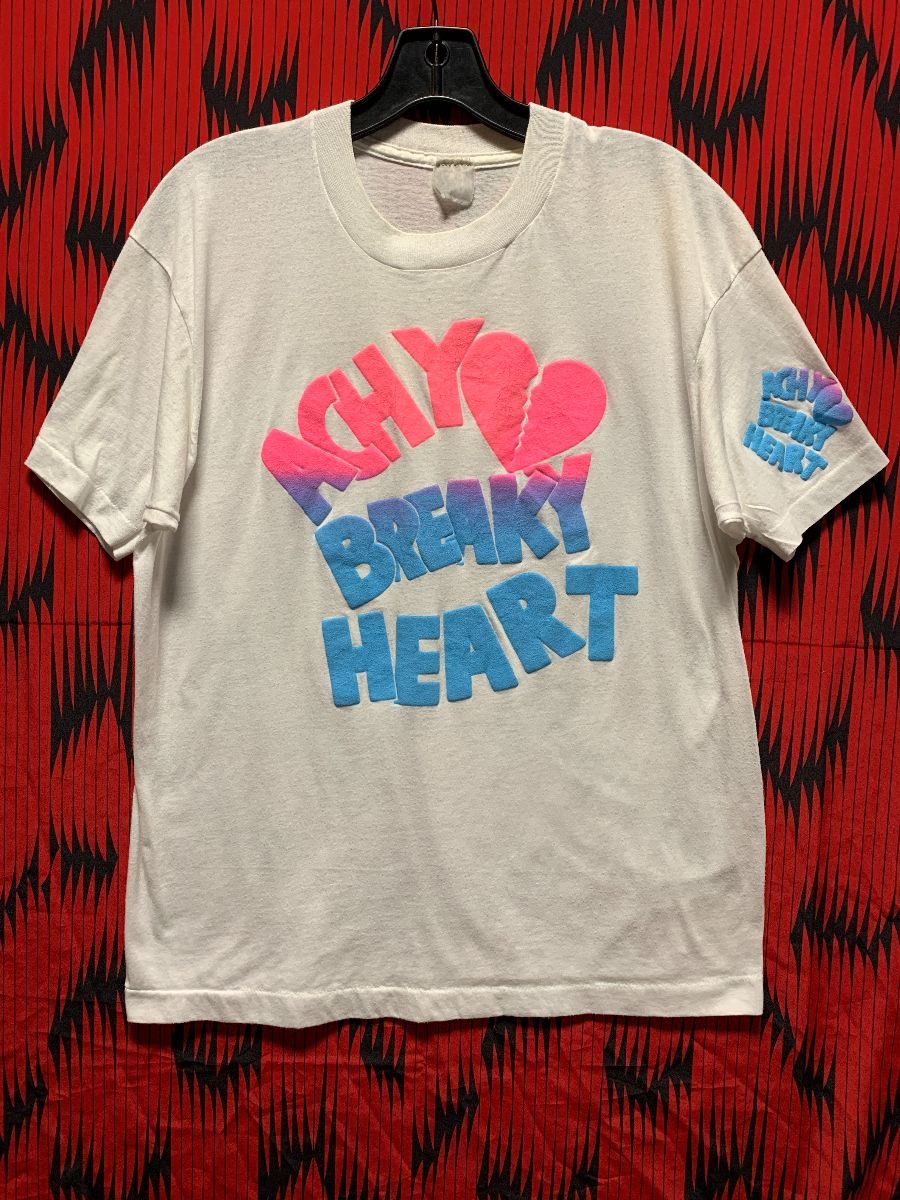 Achy Breaky Heart Puff Paint Graphic T-shirt | Boardwalk Vintage