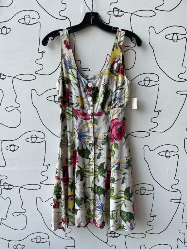 product details: ADORABLE 1980S FLORAL PRINTED BUTTON DOWN COTTON RAYON DRESS photo