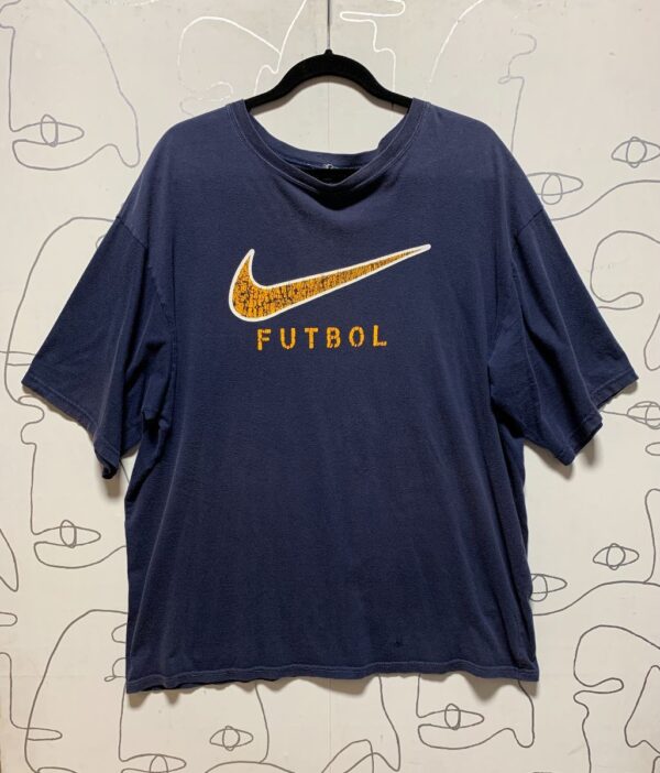 product details: CRACKED GRAPHIC NIKE FUTBOL QUILMES T-SHIRT photo