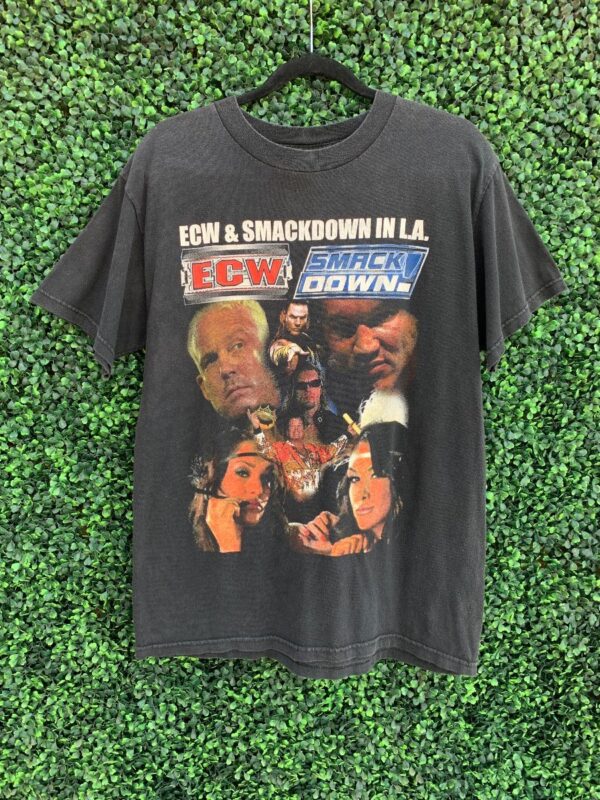 product details: ECW SMACKDOWN IN L.A. 2009 T-SHIRT W/ JOHN CENA VS. BIG SHOW STEEL CAGE MATCH photo