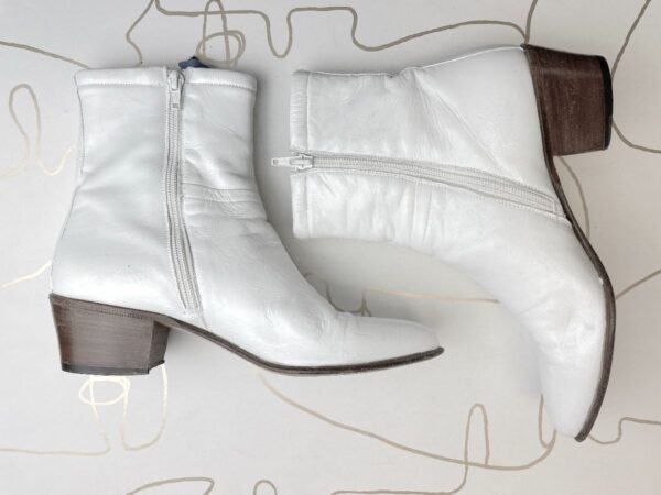 product details: WHITE LEATHER POINTED ROCK N ROLL ZIP ANKLE CHELSEA BOOTS MADE IN ITALY photo