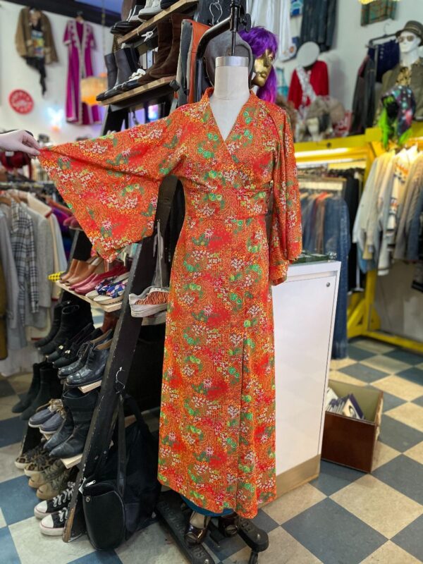 product details: 1970S FLORAL CLOVER ASIAN STYLE KIMONO WRAP DRESS photo