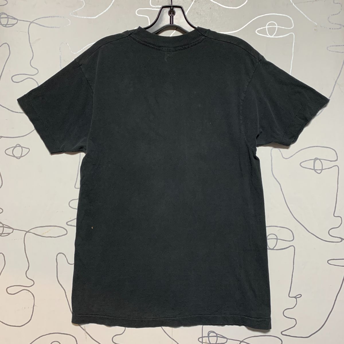 Distressed Single Stitch Black Pocket T-shirt | Boardwalk Vintage