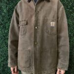 CLASSIC HEAVY DUTY CARHARTT WORK JACKET WITH BLACK CORDUROY COLLAR AND VERTICAL STRIPED BLANKET LINING