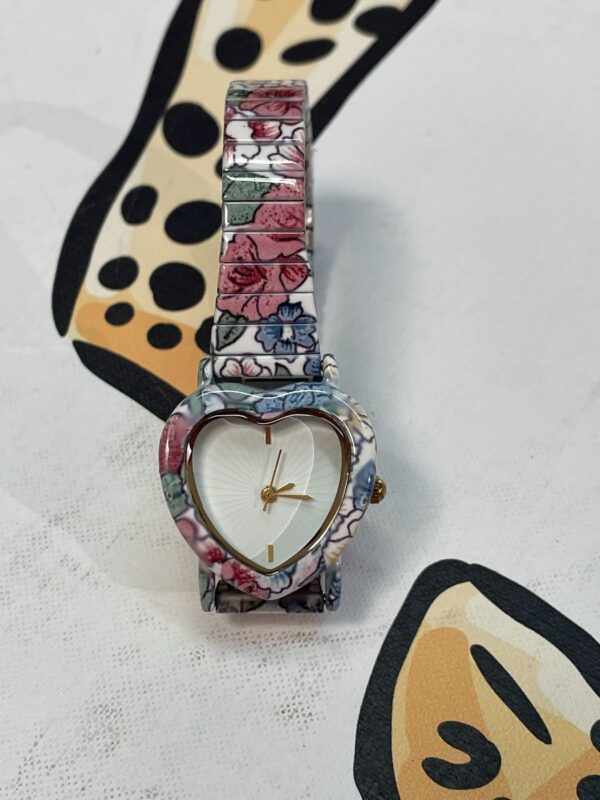 product details: ADORABLE FLORAL PRINTED HEART SHAPED WATCH STRETCH BAND photo