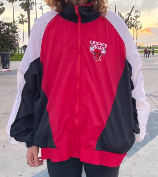product details: 1990S COLOR-BLOCK NBA CHICAGO BULLS WINDBREAKER JACKET AS-IS photo