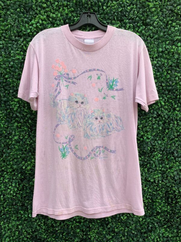 product details: GRAPHIC CUTE CATS AND FLOWERS T-SHIRT photo