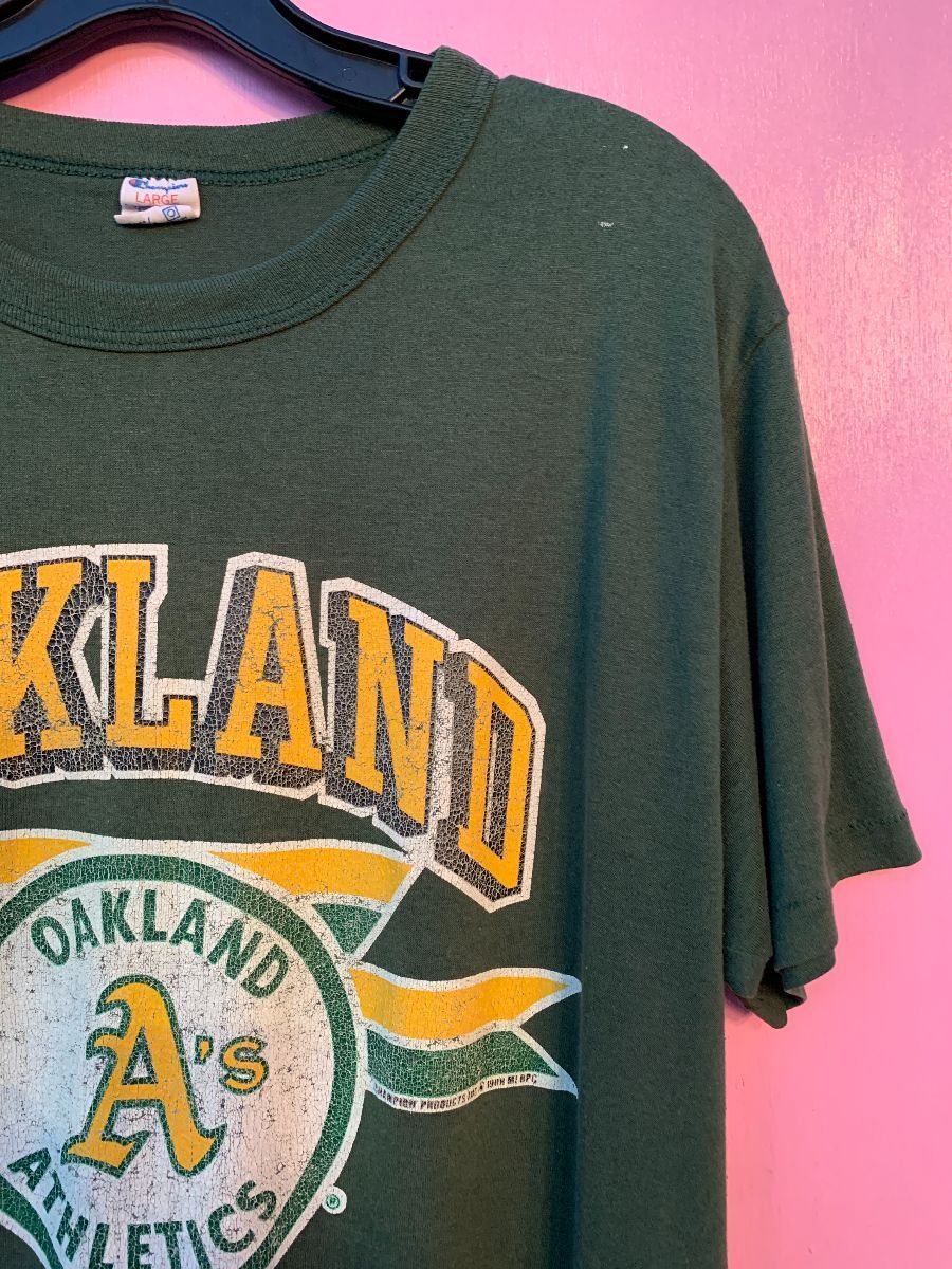 Oakland Athletics Men T Shirt XL Green Logo Spellout Short Sleeve MLB Crew  Neck