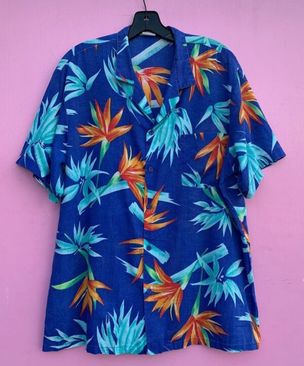 product details: 1980S HAWAIIAN SHORT SLEEVE BUTTON UP SHIRT WITH BIRDS OF PARADISE photo