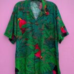 AMAZING SLOUCHY BRUSHED RAYON HAWAIIAN SHORT SLEEVE BUTTON UP SHIRT WITH PLANTS AND PARROTS
