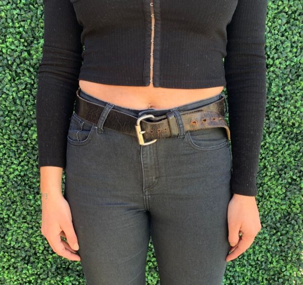 product details: AWESOME VINTAGE DISTRESSED BROWN LEATHER BELT photo