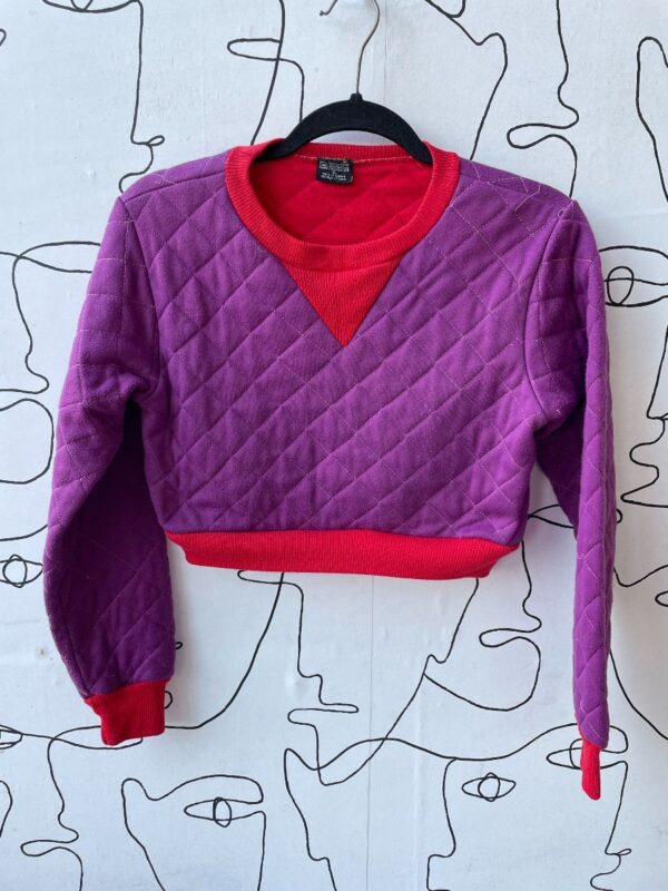 product details: CUTE RECONSTRUCTED CROPPED QUILTED CREWNECK SWEATSHIRT CONTRAST COLORING photo