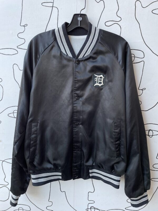 product details: VINTAGE DETROIT TIGERS SATIN JACKET FULLY LINED photo