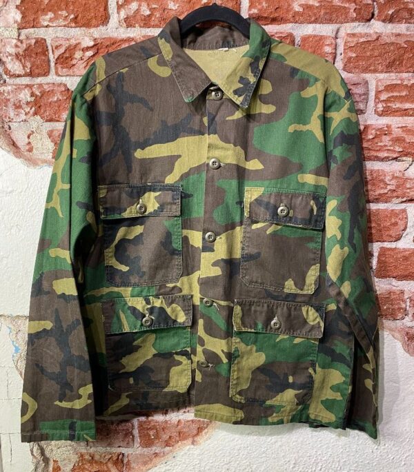 product details: BUTTON UP COLLARED CAMO MILITARY JACKET FOUR POCKETS photo