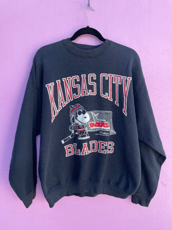 product details: AWESOME 1971 SNOOPY KANSAS CITY BLADES HOCKEY PULLOVER SWEATSHIRT photo