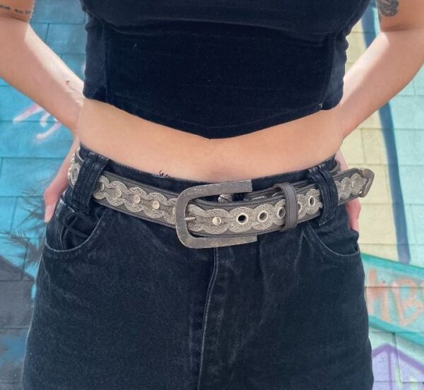 product details: LEATHER BELT WITH ROUND CHAINMAIL PATTERN AND FLAT CIRCLE STUDS photo