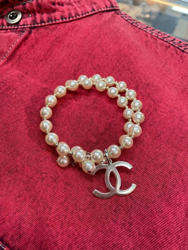 product details: PEARL WRAP BRACELET / CHOKER NECKLACE W/ SILVER PLATED CHANEL CHARM photo