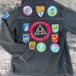 SMALL FIT RETRO DENIM RIGID JACKET CONTRAST STITCHING EMBROIDERED PATCHES