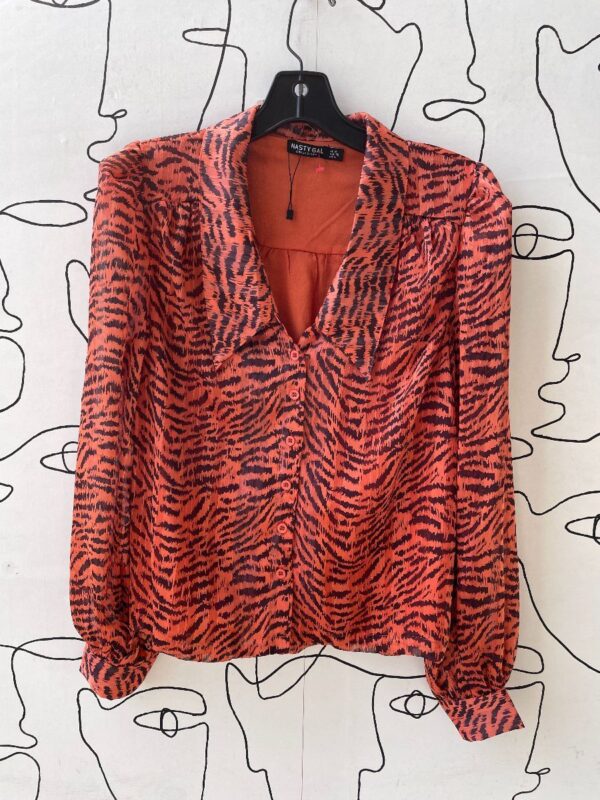 product details: AMAZING CROPPED TIGER STRIPED BLOUSE METALLIC STRIP photo