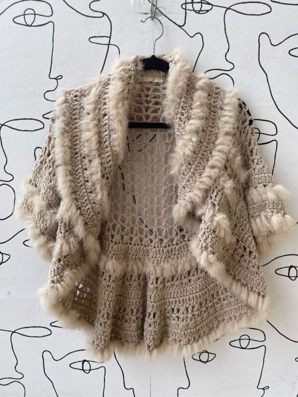 product details: CROCHET & FUR TRIM VEST photo