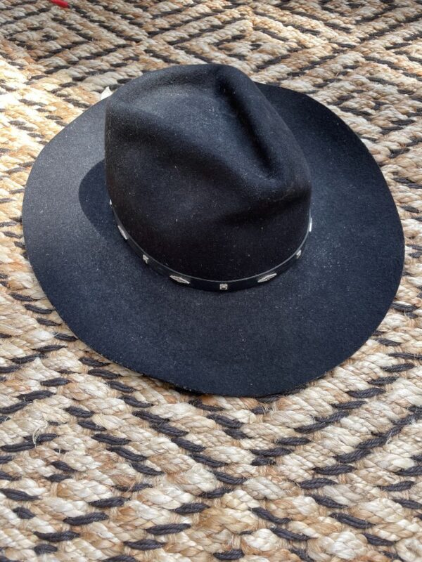 product details: CLASSIC WOOL BRIMMED COWBOY HAT STUDDED LEATHER BAND *TWENTY ONE* AS-IS photo