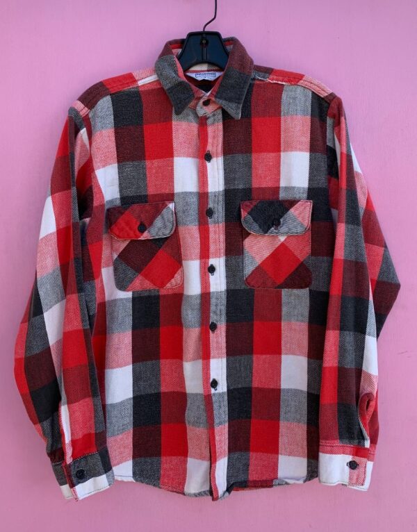 product details: CLASSIC 1990S LONG SLEEVE BUTTON DOWN BUFFALO CHECK HEAVY COTTON FLANNEL SHIRT photo
