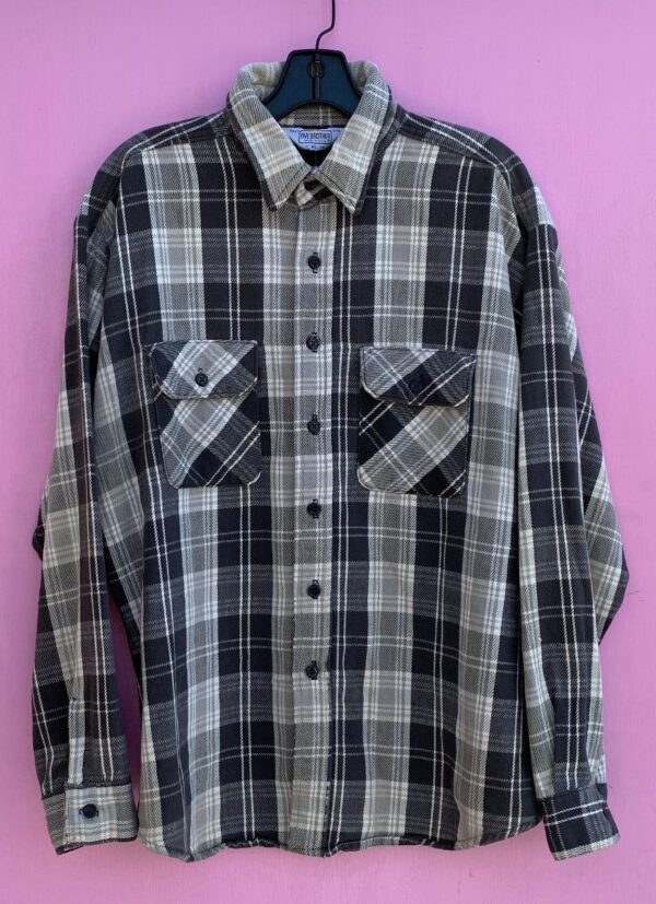 product details: CLASSIC LONG SLEEVE BUTTON DOWN PLAID FLANNEL SHIRT photo