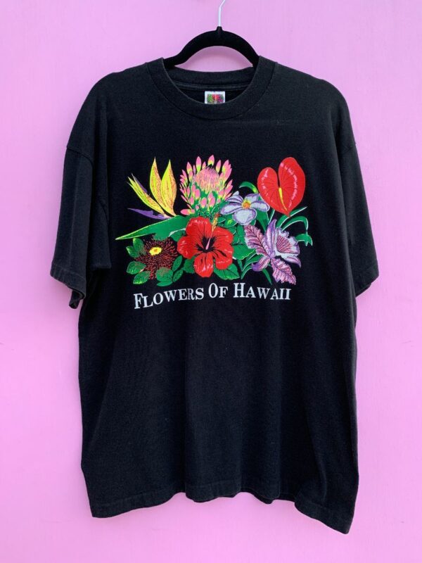 product details: FLOWERS OF HAWAII GRAPHIC TSHIRT photo