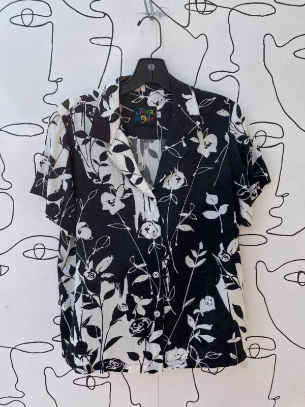 product details: KILLER  ALLOVER BLACK & WHITE ROSE PRINT JAMS WORLD RAYON SHIRT SMALL FIT photo