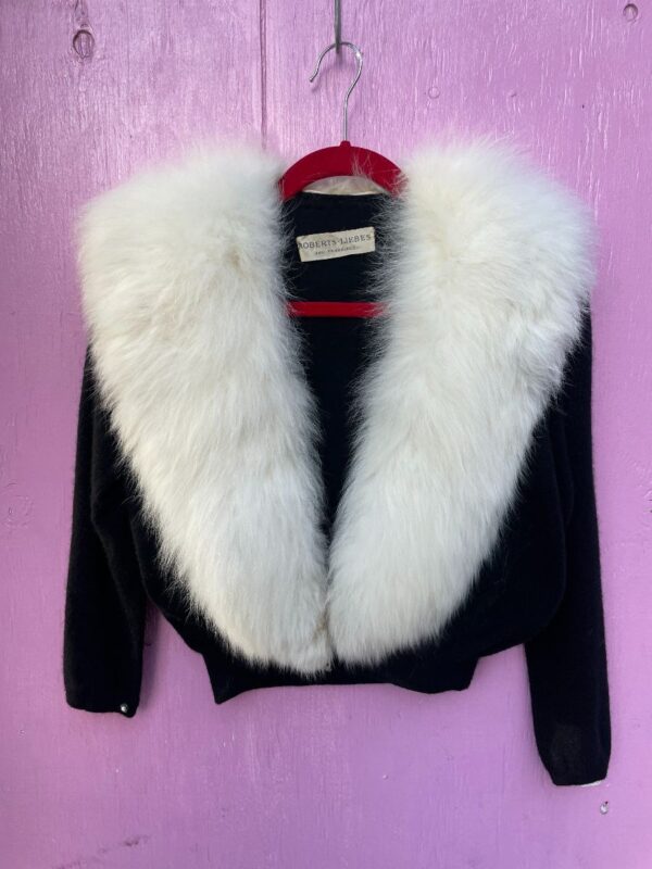 product details: AS-IS CROPPED CARDIGAN W/ FUR COLLAR photo