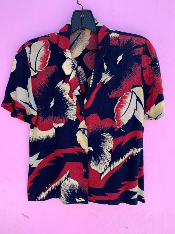 product details: *SMALL FIT* HAWAIIAN BUTTON UP SHIRT HIBISCUS photo