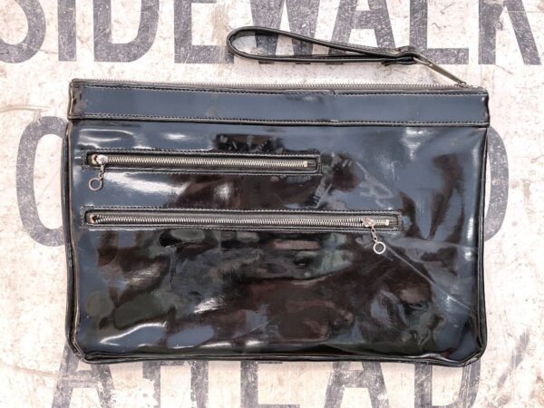 product details: KILLER 1990S LARGE PATENT LEATHER ENVELOPE CLUTCH CHUNKY ZIPPERS WRISTLET photo