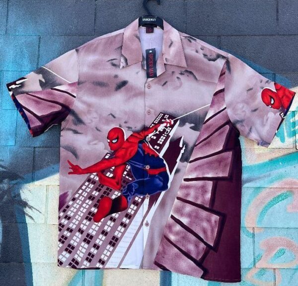 product details: DEADSTOCK 1990S Y2K SPIDERMAN SKYLINE SCENE PRINT SS BD SHIRT NWT photo