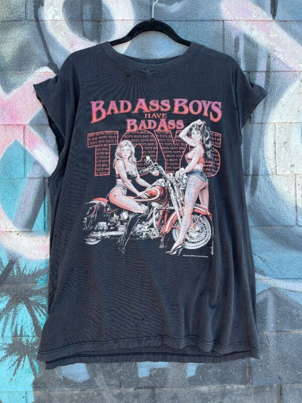product details: BAD ASS BOYS HAVE BAD ASS TOYS 2004 STURGIS BLACK HILLS RALLY GRAPHIC TSHIRT CUT & SEWN SLEEVES photo
