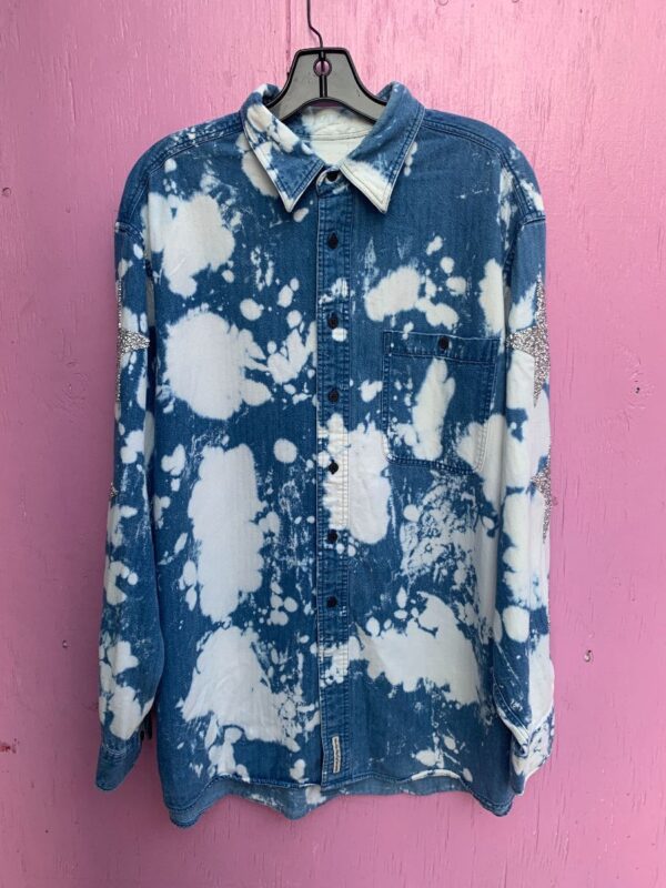 product details: REWORKED BLEACH SPLATTERED DENIM SHIRT W/ RHINESTONE GLITTER STAR APPLIQUE SLEEVES photo