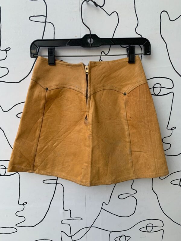 product details: AMAZING 1970S WEATHERED WESTERN STYLE LEATHER A-LINE MINI SKIRT photo