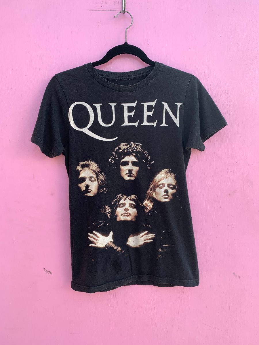 Queen Graphic Band Tee Small Fit Tshirt Boardwalk Vintage