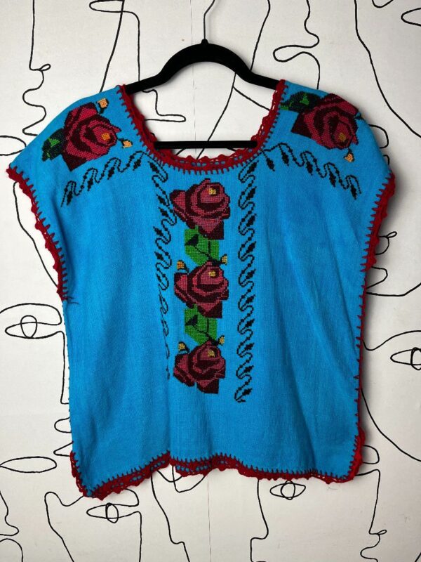 product details: AS-IS BEAUTIFUL ROSE MACRAME EMBROIDERY PONCHO TOP CROCHET EDGE photo