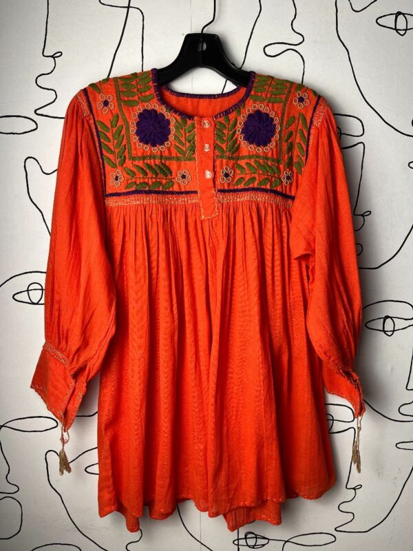 product details: UNIQUE 1970S HAND EMBROIDERED LONG SLEEVE INDIAN COTTON TUNIC photo