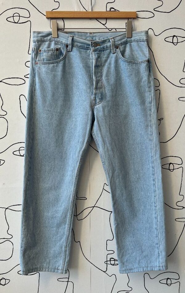 product details: CLASSIC 501 BUTTON-FLY PERFECT LIGHT WASH DENIM JEANS photo
