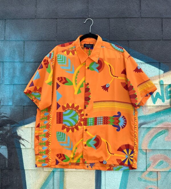 product details: UNREAL SILKY 1960S PSYCHEDELIC PRINT SHORT SLEEVE BUTTON DOWN SHIRT photo