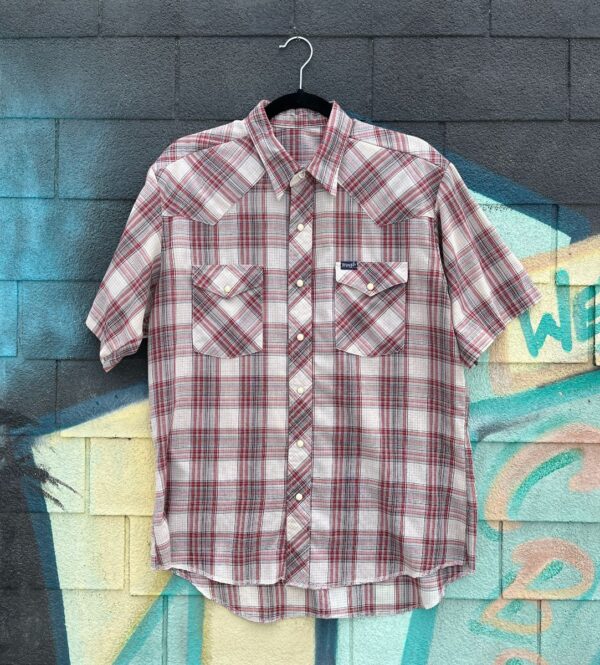 product details: CLASSIC WRANGLER SHORT SLEEVE PEARL SNAP WESTERN SHIRT photo