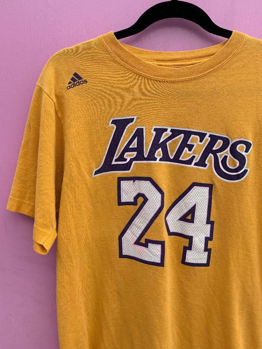 The best selling] Kobe Bryant 24 Signature Los Angeles Lakers All Over  Print Short Sleeve Dress Shirt Hawaiian Summer Aloha Beach Shirt - Black  Yellow